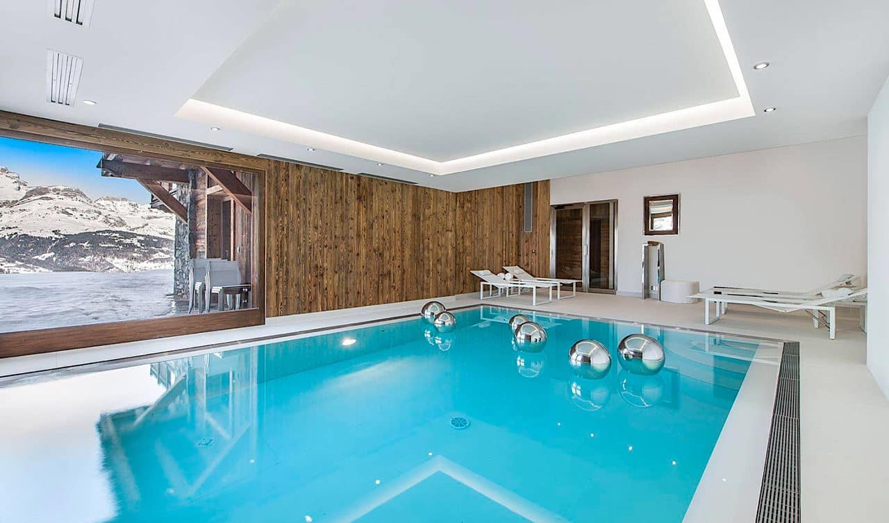 chalet-ararat-megeve-an-indoor-pool with silver balls on the water