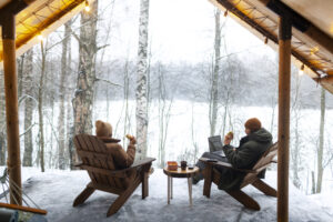 people-traveling-winter.jpg